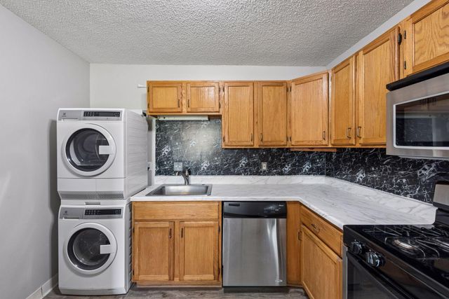 7410 72nd Lane N, Brooklyn Park, MN 55428