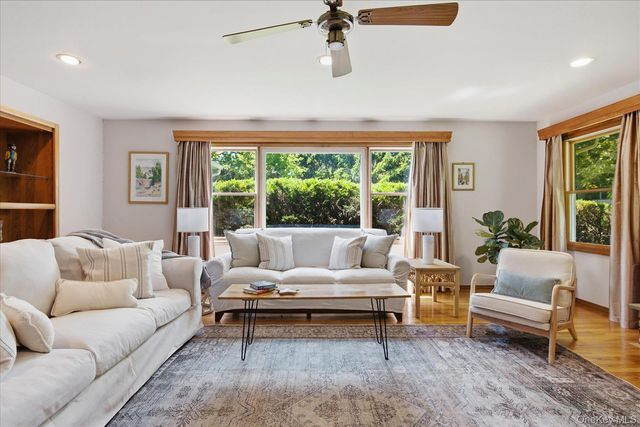 11 Mimosa Place, Shelter Island, NY 11964