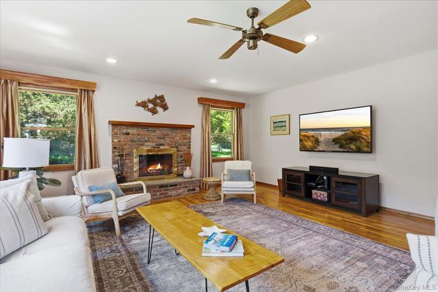 11 Mimosa Place, Shelter Island, NY 11964