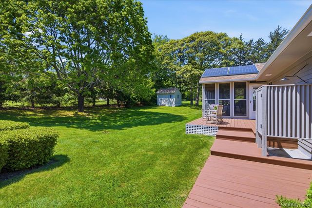 11 Mimosa Place, Shelter Island, NY 11964