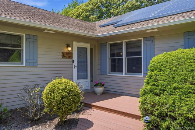 11 Mimosa Place, Shelter Island, NY 11964