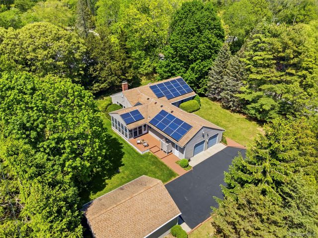 11 Mimosa Place, Shelter Island, NY 11964