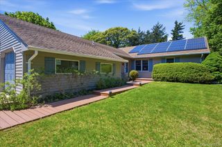 11 Mimosa Place, Shelter Island, NY 11964