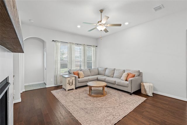 5540 Annie Creek Road, Fort Worth, TX 76126