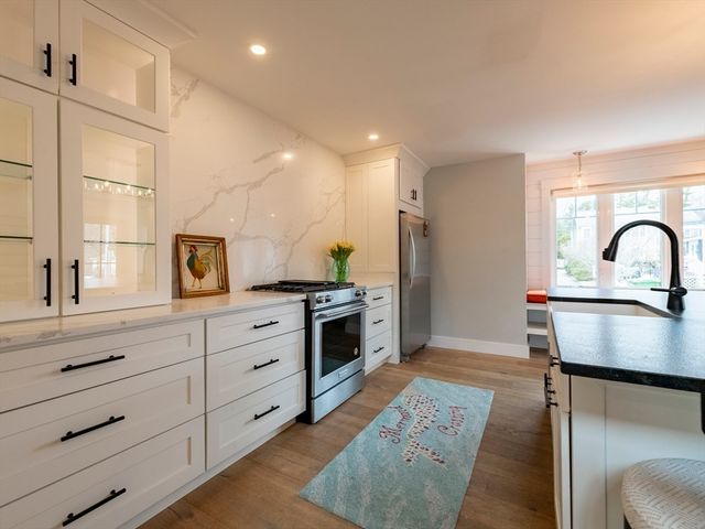 9 Puritan Way, Duxbury, MA 02332