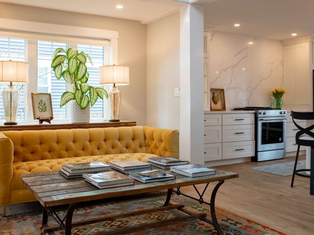 9 Puritan Way, Duxbury, MA 02332