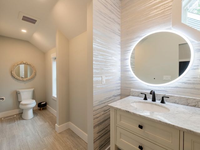 9 Puritan Way, Duxbury, MA 02332