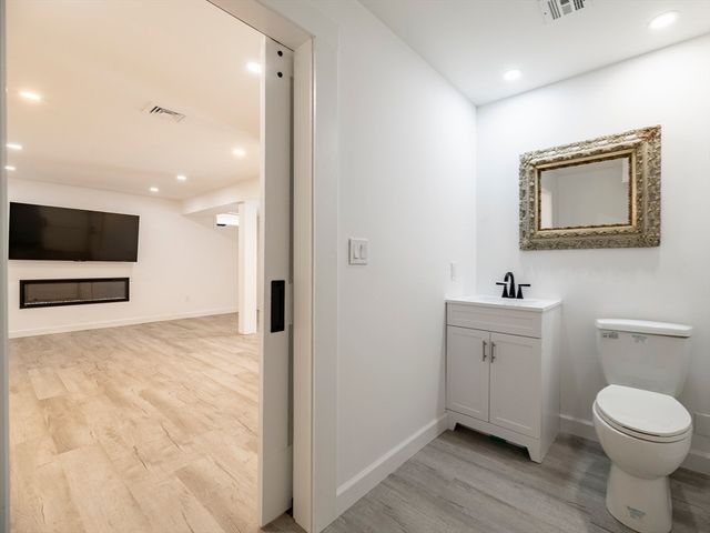 9 Puritan Way, Duxbury, MA 02332