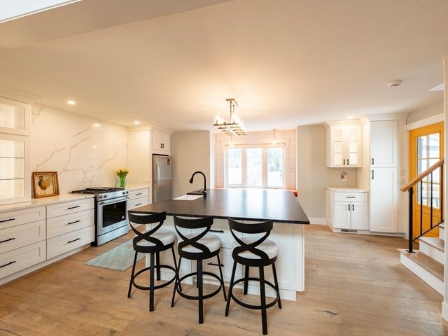 9 Puritan Way, Duxbury, MA 02332