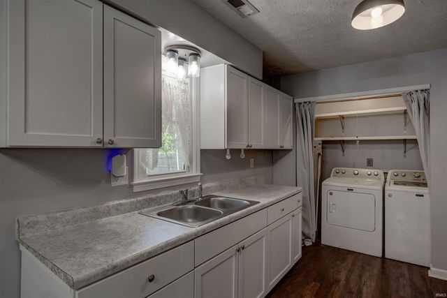 455 Les Drive, Chandler, IN 47610