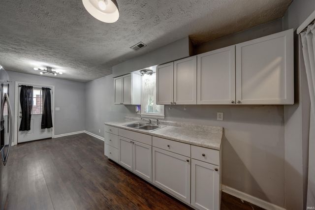 455 Les Drive, Chandler, IN 47610