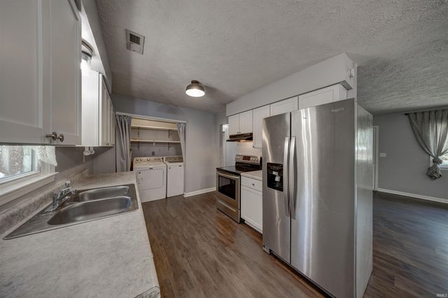 455 Les Drive, Chandler, IN 47610