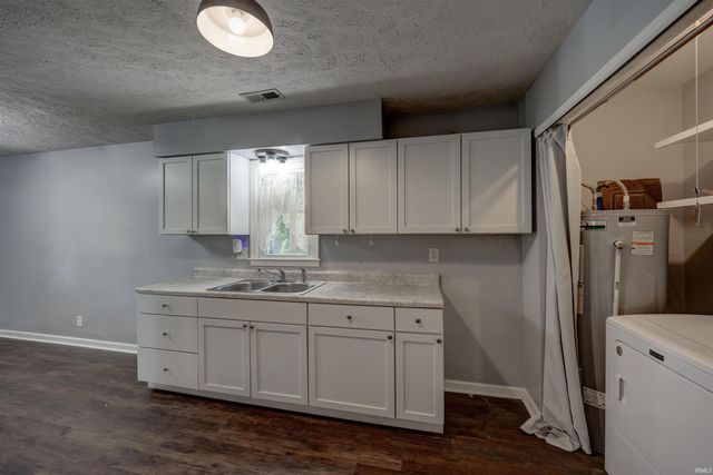 455 Les Drive, Chandler, IN 47610