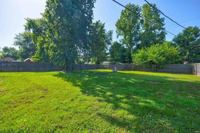455 Les Drive, Chandler, IN 47610