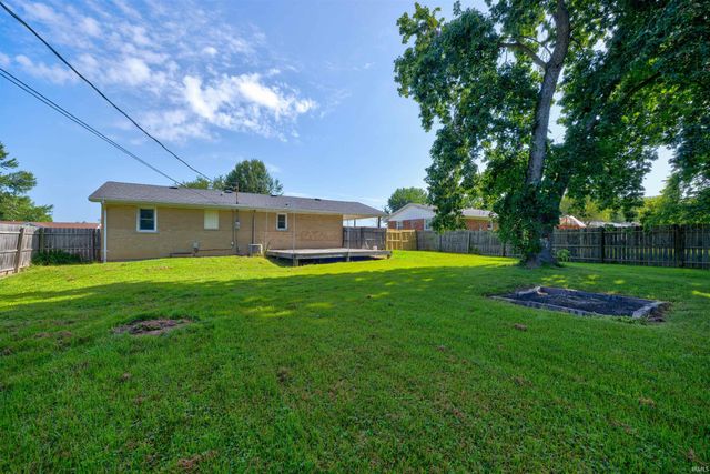 455 Les Drive, Chandler, IN 47610