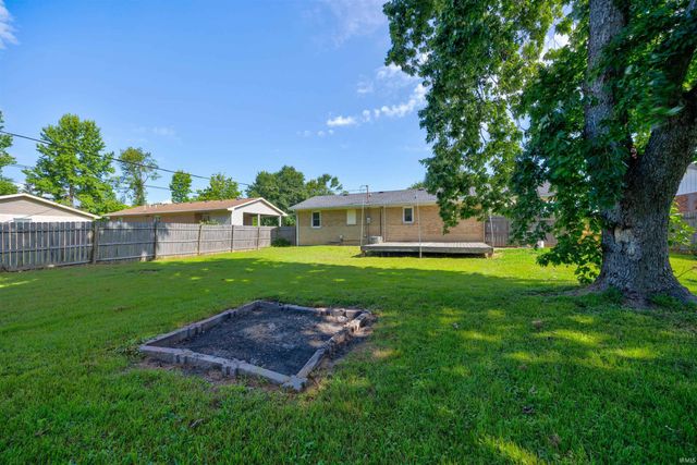 455 Les Drive, Chandler, IN 47610