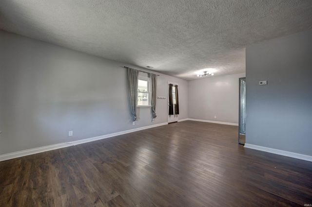 455 Les Drive, Chandler, IN 47610