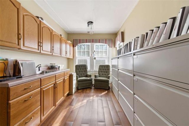 1720 Rugby Avenue, College Park, GA 30337
