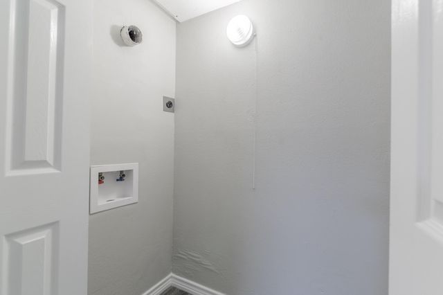 105 Willwood Drive 2, Willis, TX 77378