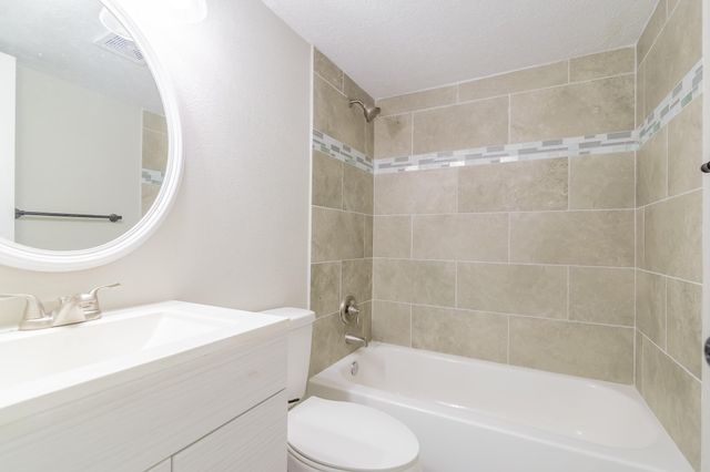 105 Willwood Drive 2, Willis, TX 77378