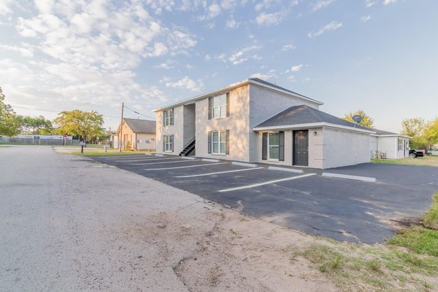 105 Willwood Drive 2, Willis, TX 77378