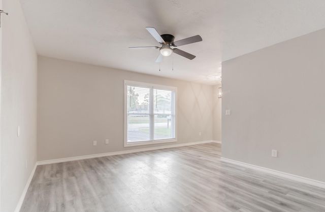 105 Willwood Drive 2, Willis, TX 77378