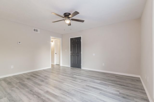 105 Willwood Drive 2, Willis, TX 77378