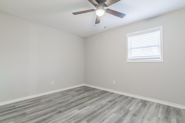 105 Willwood Drive 2, Willis, TX 77378