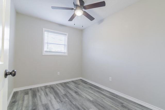 105 Willwood Drive 2, Willis, TX 77378