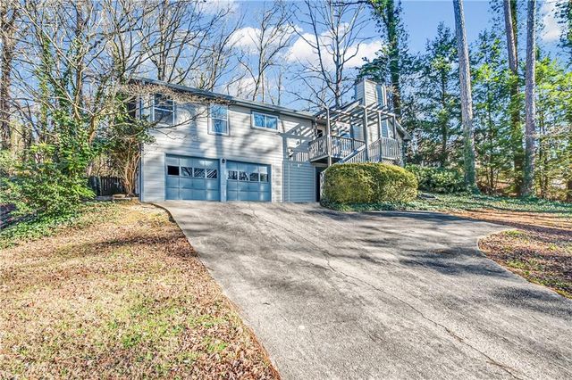 2894 Mcpherson NE Road, Roswell, GA 30075