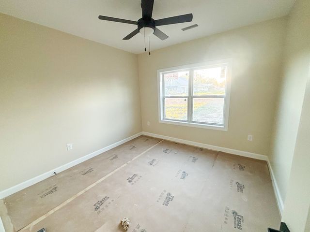 150 Edgewood Dr, Hohenwald, TN 38462