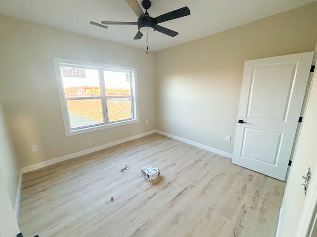150 Edgewood Dr, Hohenwald, TN 38462