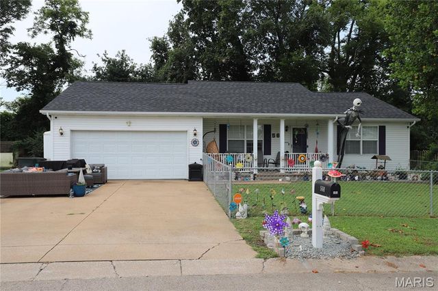 560 Huntleigh Court, Farmington, MO 63640