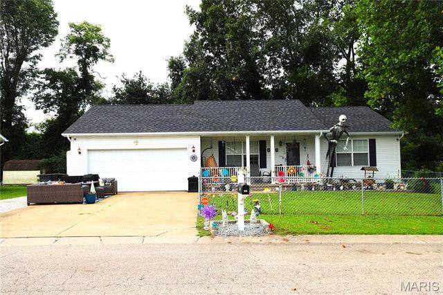 560 Huntleigh Court, Farmington, MO 63640