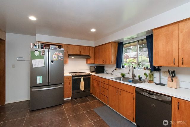 2717 S Laurel Street, Port Angeles, WA 98362