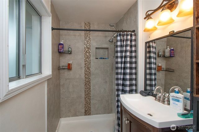 2717 S Laurel Street, Port Angeles, WA 98362