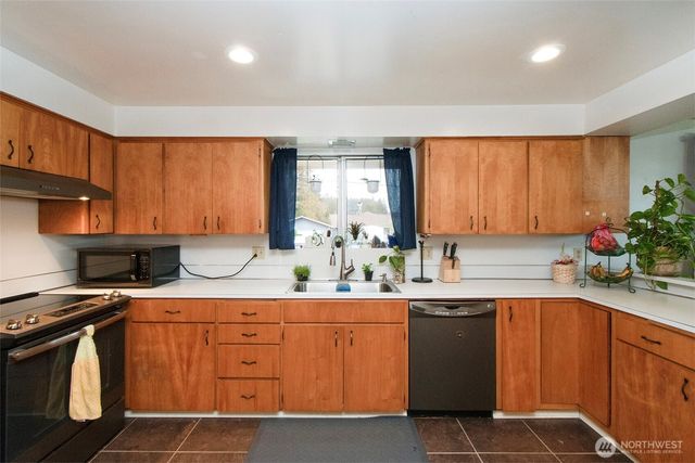 2717 S Laurel Street, Port Angeles, WA 98362