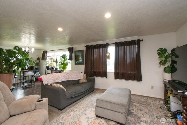 2717 S Laurel Street, Port Angeles, WA 98362