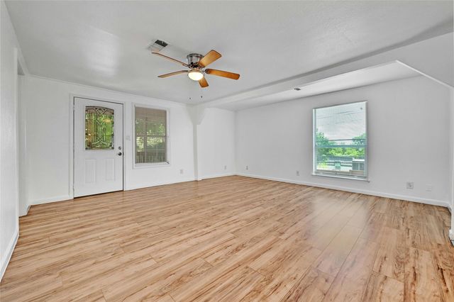 1200 Walnut Ave, Austin, TX 78702