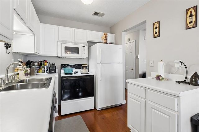 253 Gallant SE 17, Mableton, GA 30126