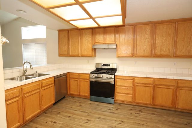 5994 TRAVO Way, Elk Grove, CA 95757