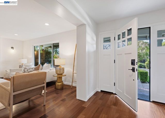 14 E Leeds Ct, Danville, CA 94526