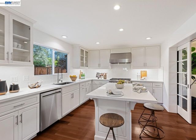 14 E Leeds Ct, Danville, CA 94526