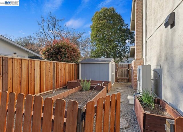 14 E Leeds Ct, Danville, CA 94526