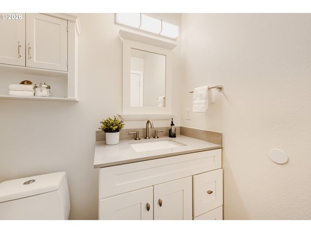 2593 Ne LORIE Dr, Hillsboro, OR 97124