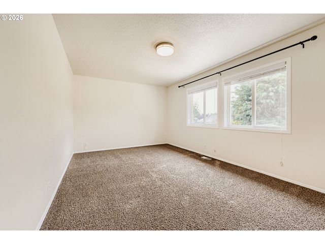 2593 Ne LORIE Dr, Hillsboro, OR 97124