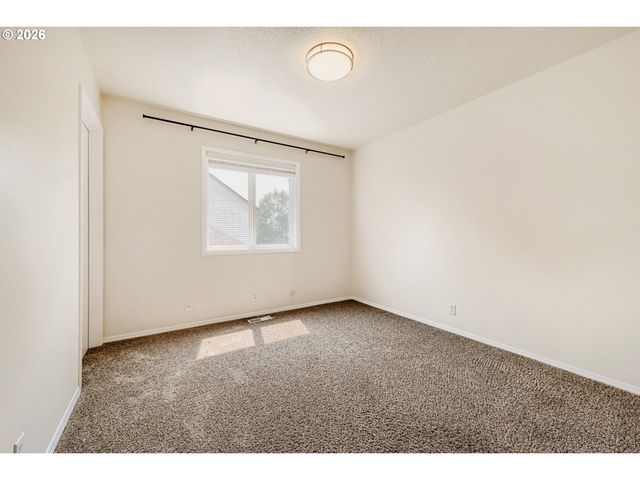 2593 Ne LORIE Dr, Hillsboro, OR 97124