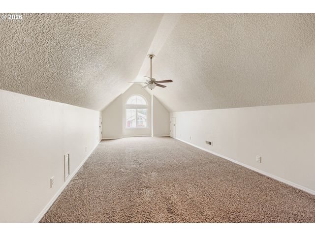 2593 Ne LORIE Dr, Hillsboro, OR 97124