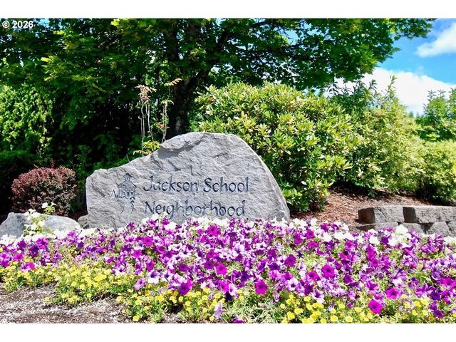2593 Ne LORIE Dr, Hillsboro, OR 97124