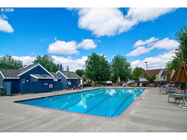 2593 Ne LORIE Dr, Hillsboro, OR 97124